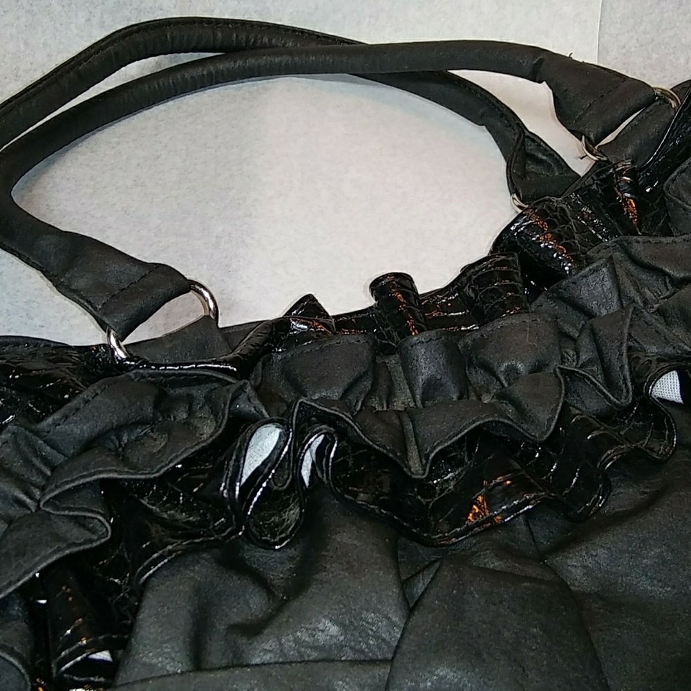 Ruffle bag